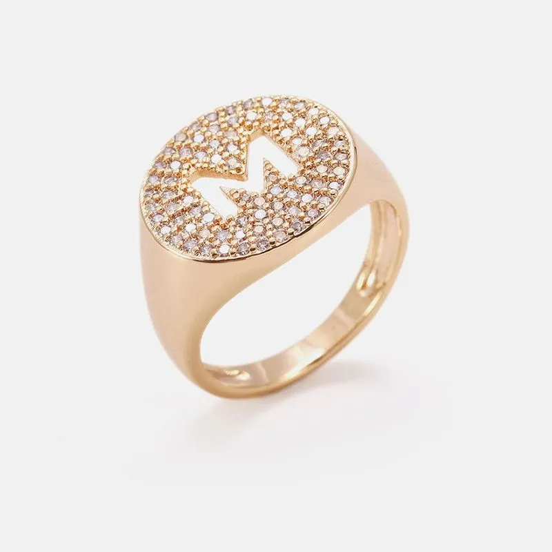 Masywny pierścionek początkowy M