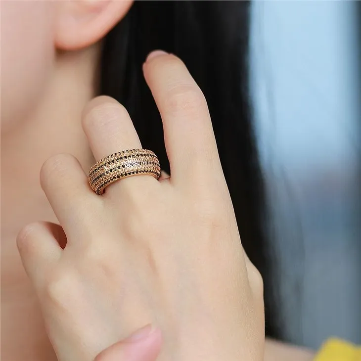 Klasyczny pierścionek Cz Micro Pave