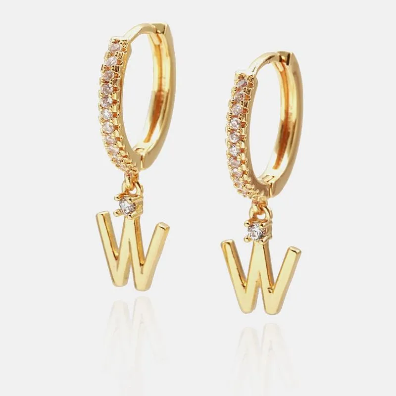 Początkowy kolczyk zwisający W