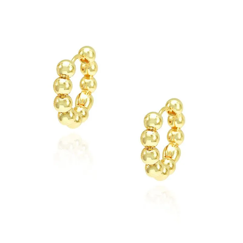 Kolczyki koła z błyszczących okrągłych koralików