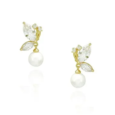 Perłowy kolczyk w kształcie skrzydeł motyla