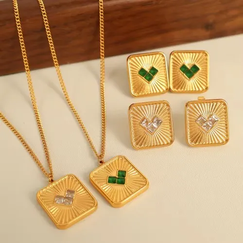 Zestaw kolczyków naszyjnik