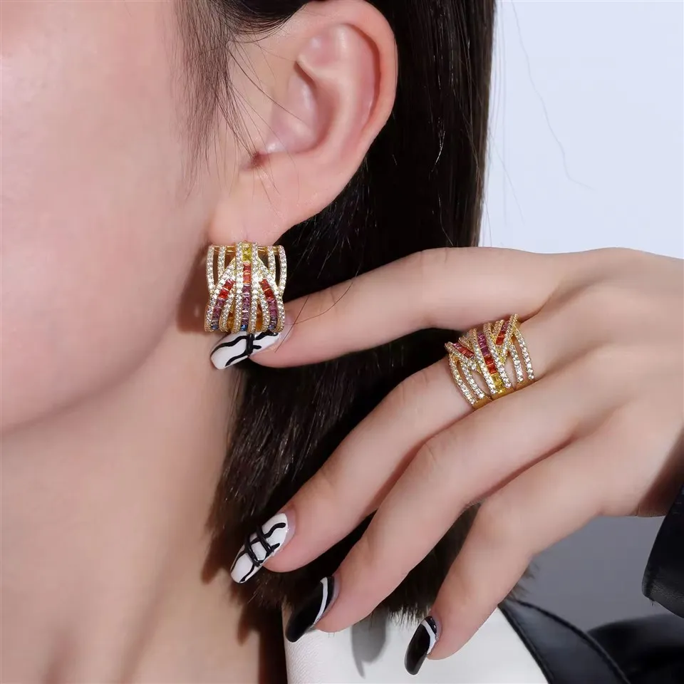 Zestaw kolczyków z cyrkoniami